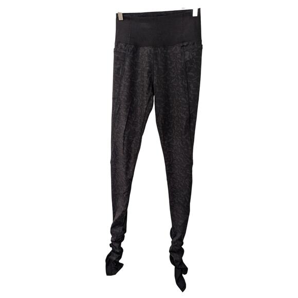 CRZ YOGA Women's Size XS Black Gray Camo Full Length Ruched Leggings $36 MSRP - Picture 1 of 6